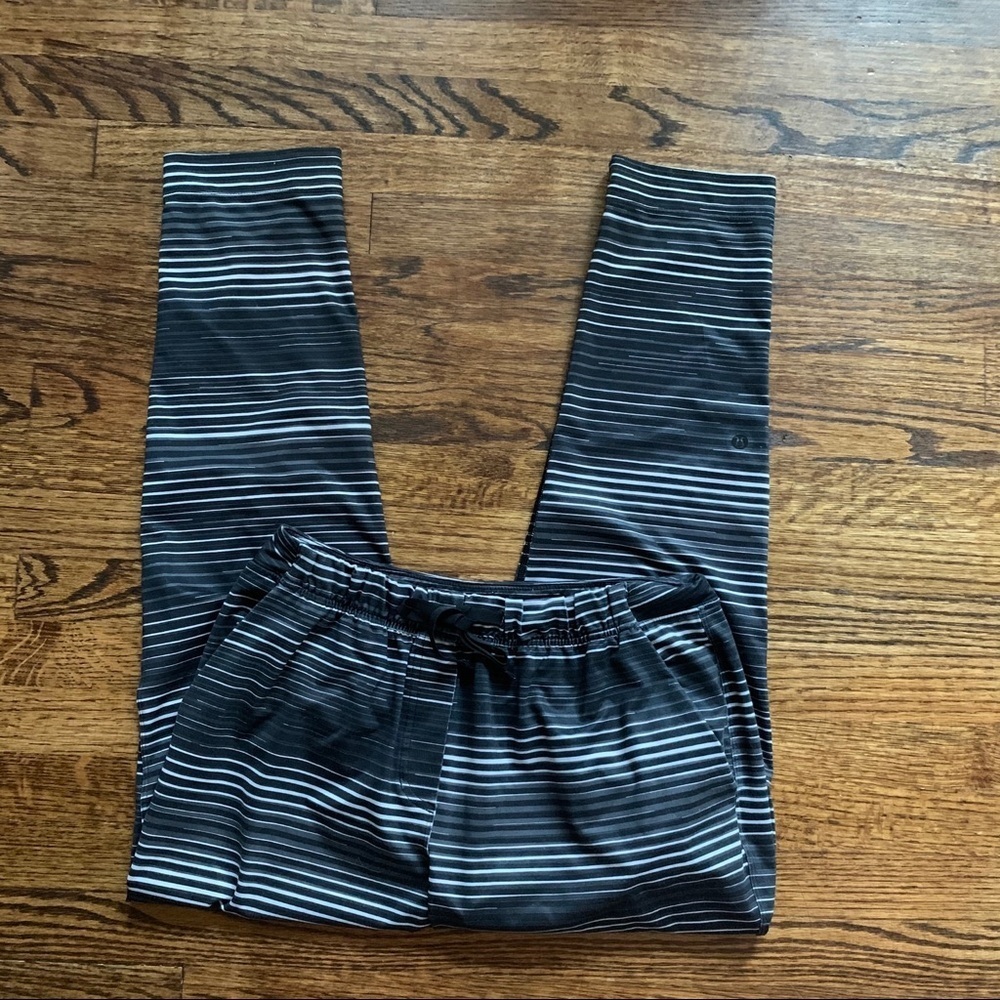 Lululemon pockets drawstring pants - Picture 3 of 7